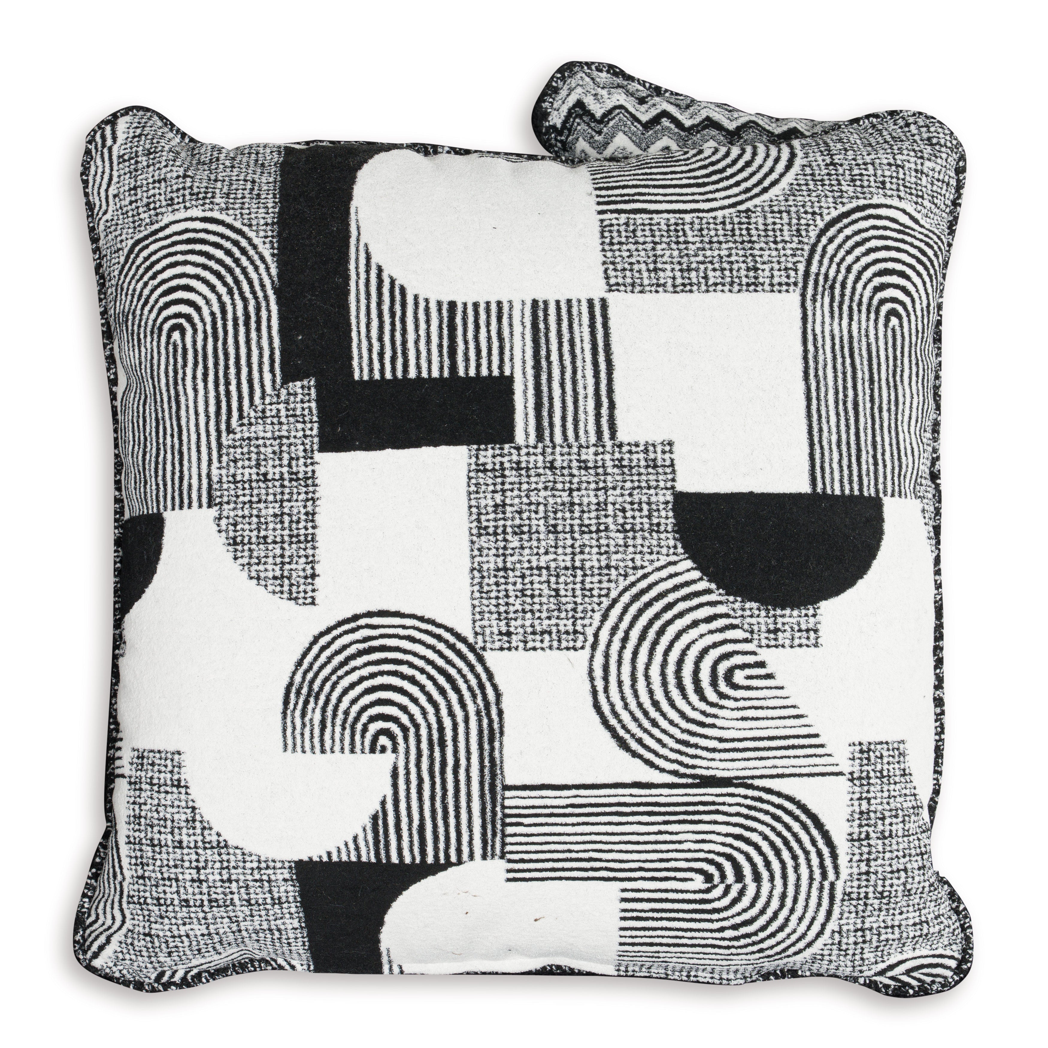 Northbridge Loveseat