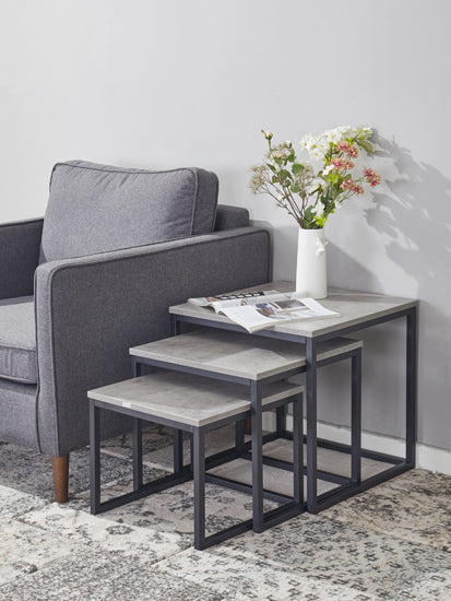 Gris  Nesting Table