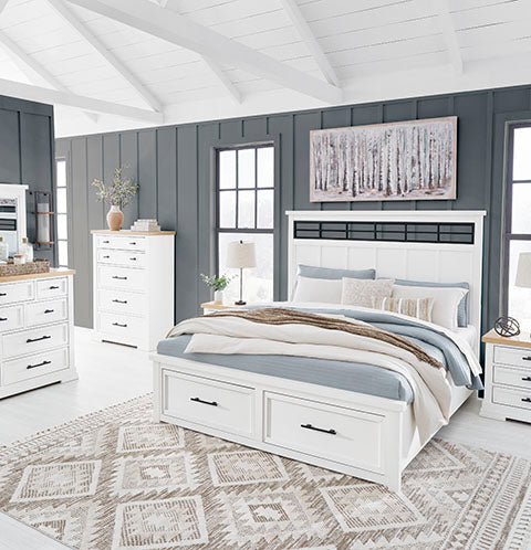 Ashbryn King bed with Storage