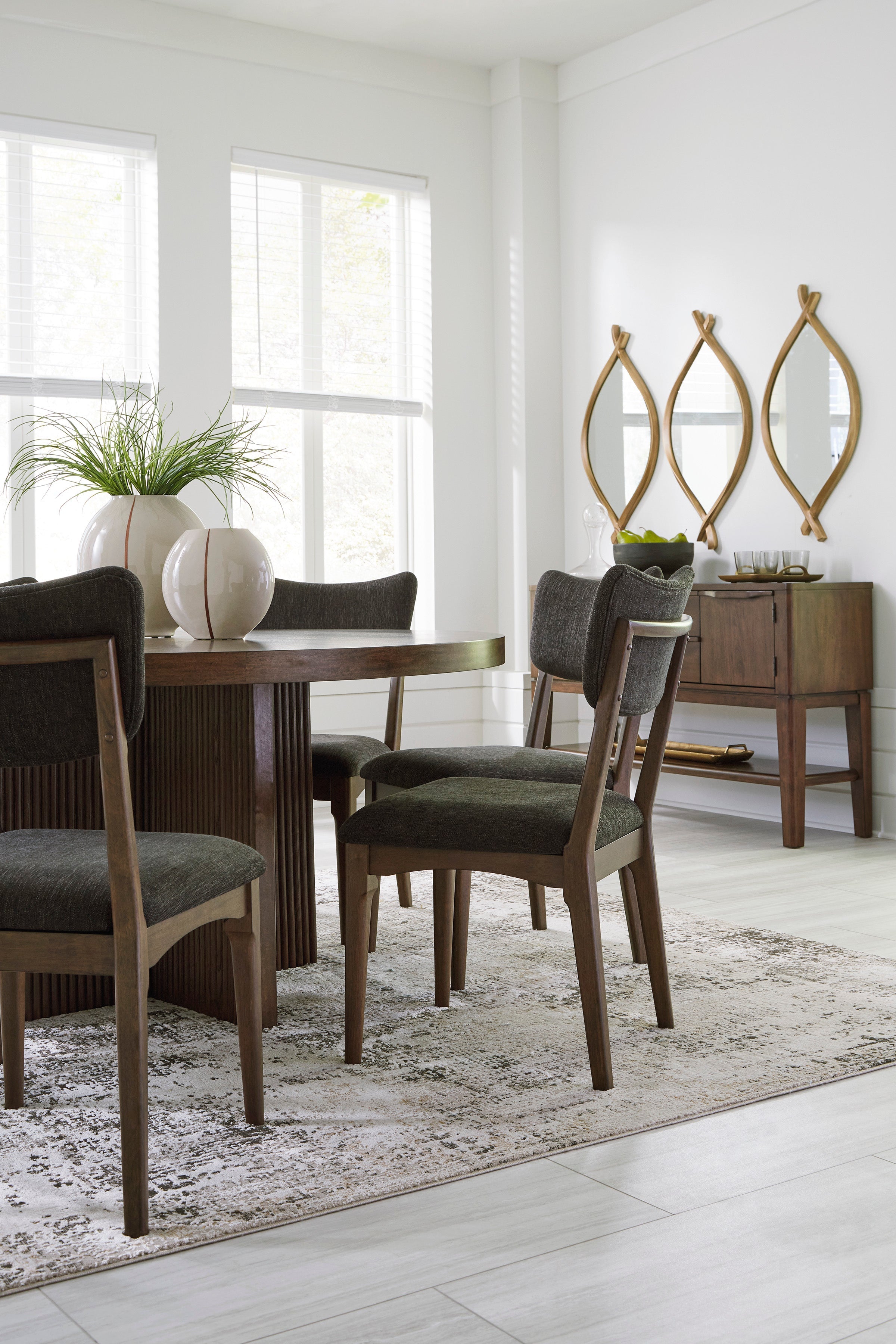 Krestone Dinig Room Server