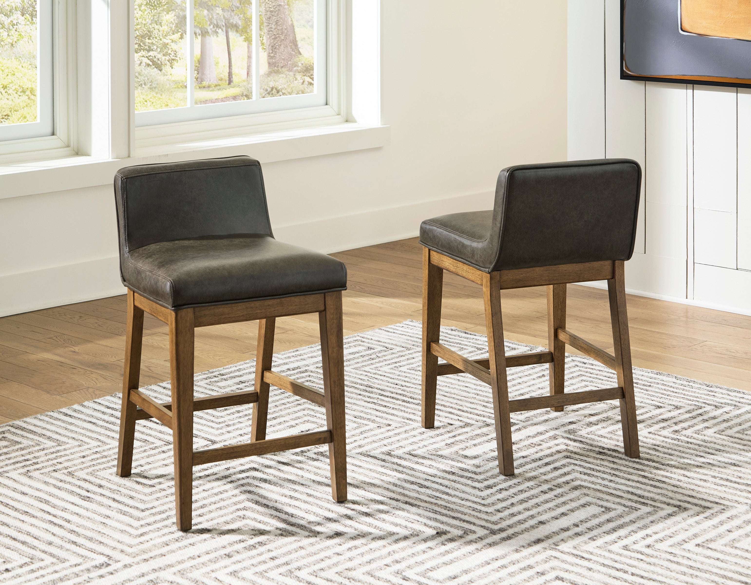Cabalynn Dining Table Set