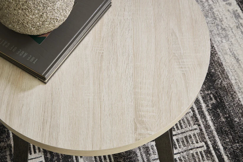 طقم طاولات من Fawndell من حين لآخر