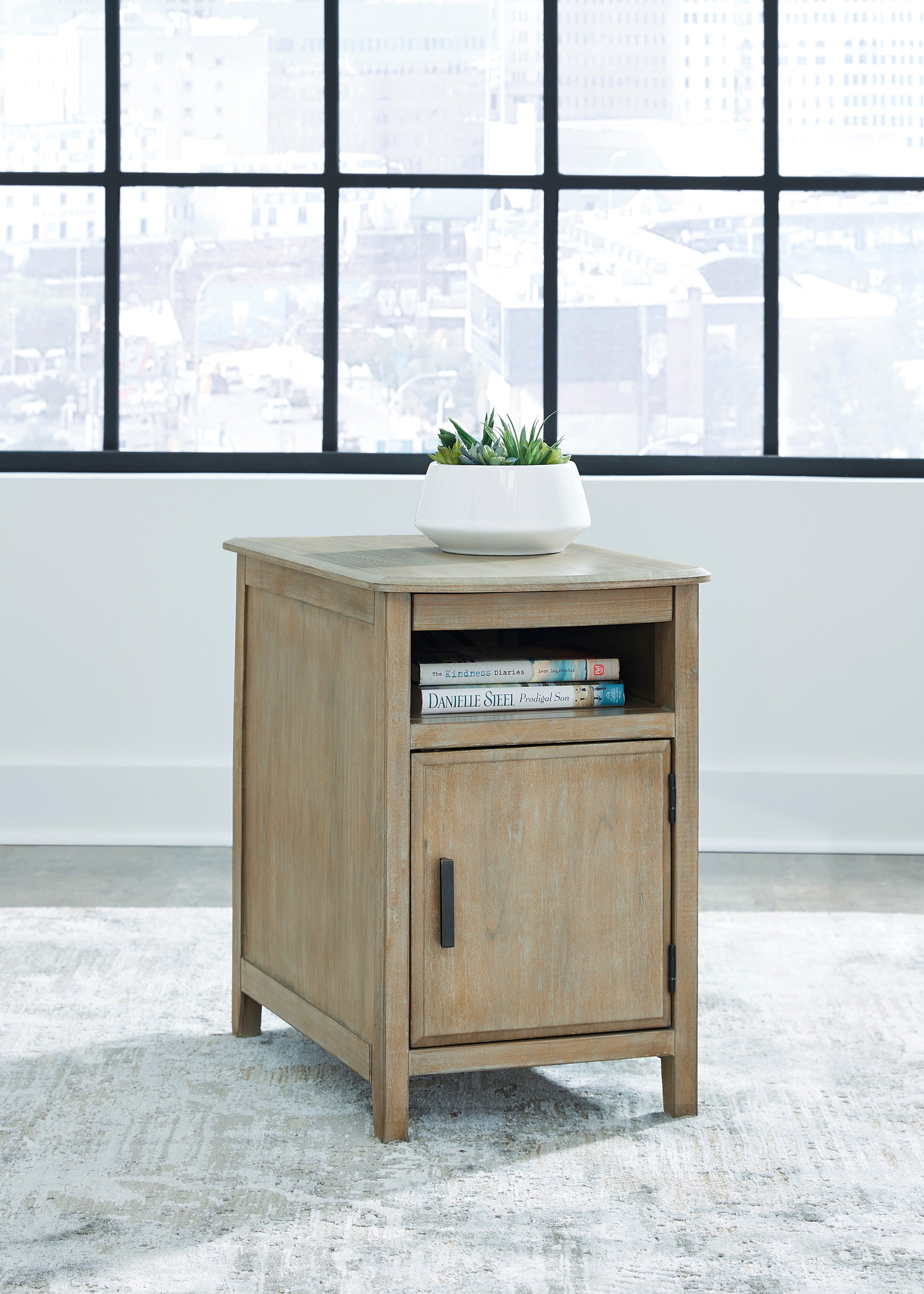 Devonsted Chair Side End Table