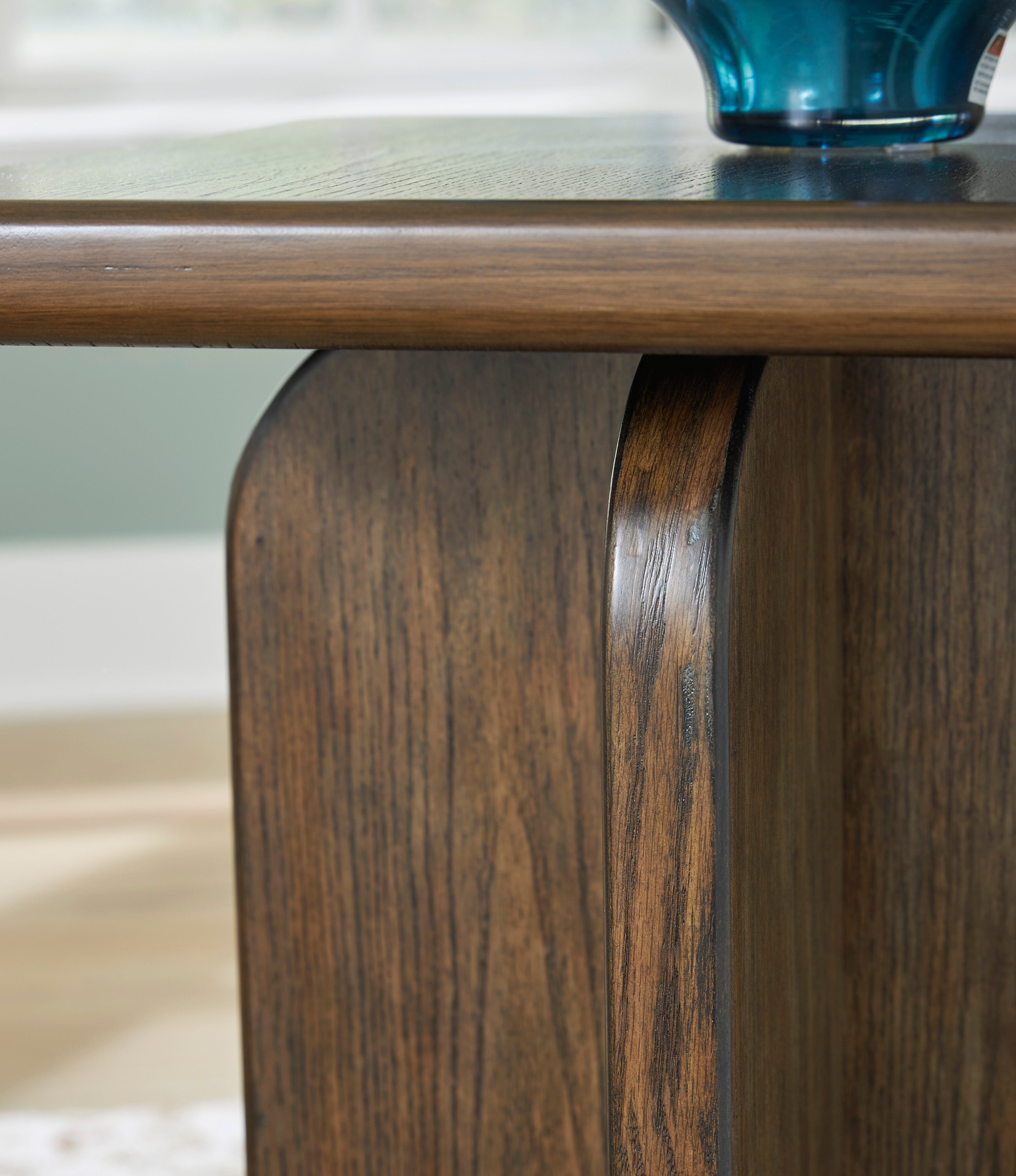 Shawbeck Occational Table Set