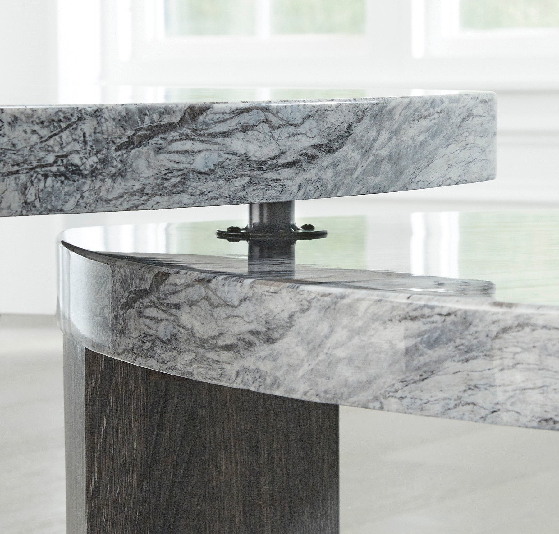 Surmour Coffee table set