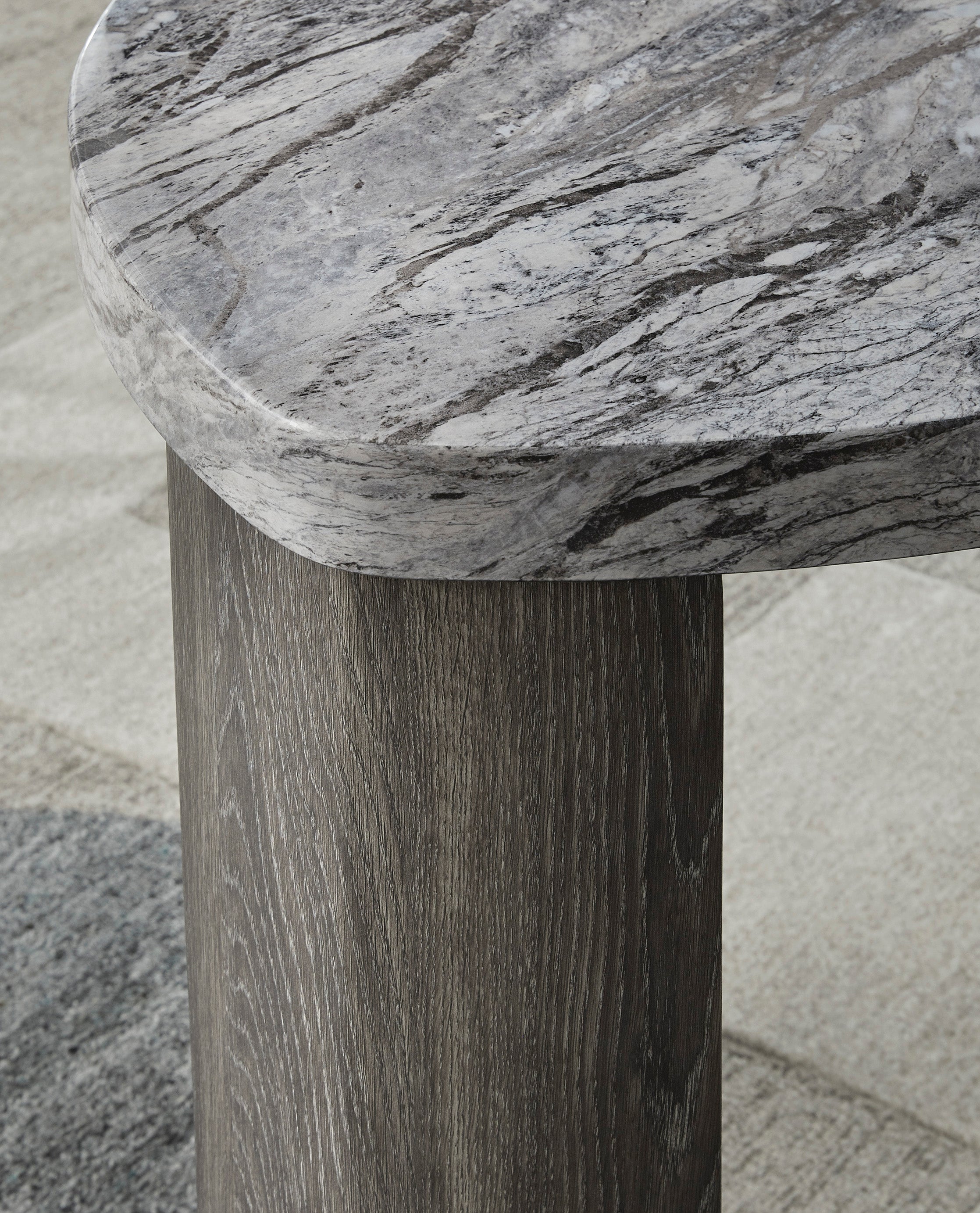 Surmour Coffee table set