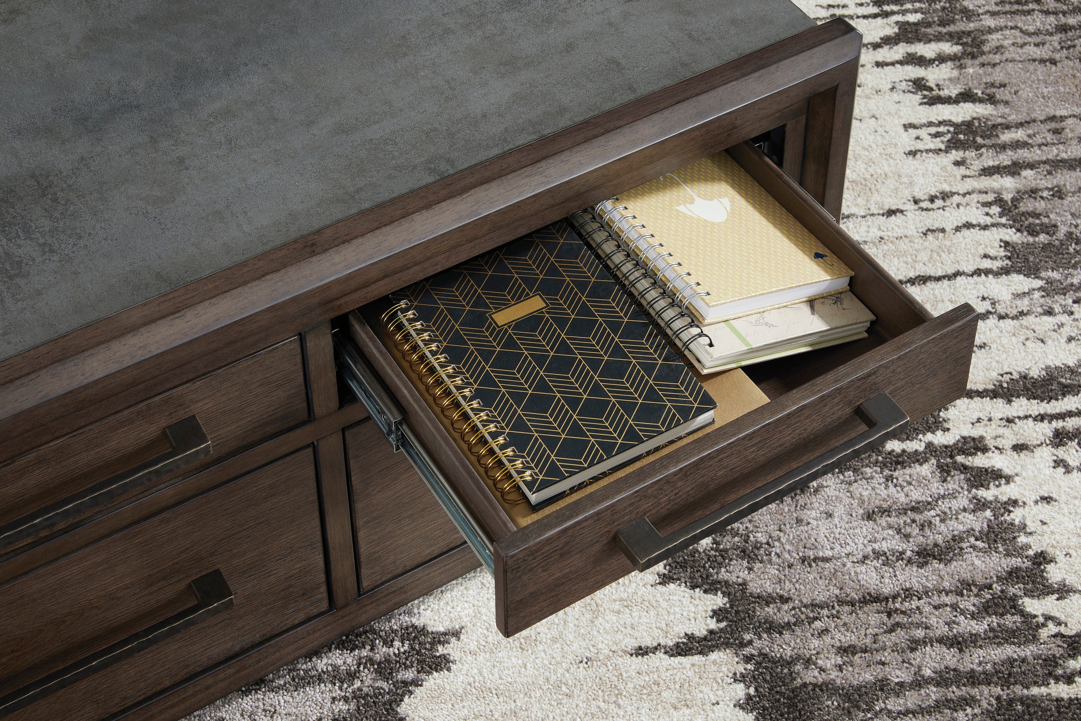 Kallenny Coffee table set