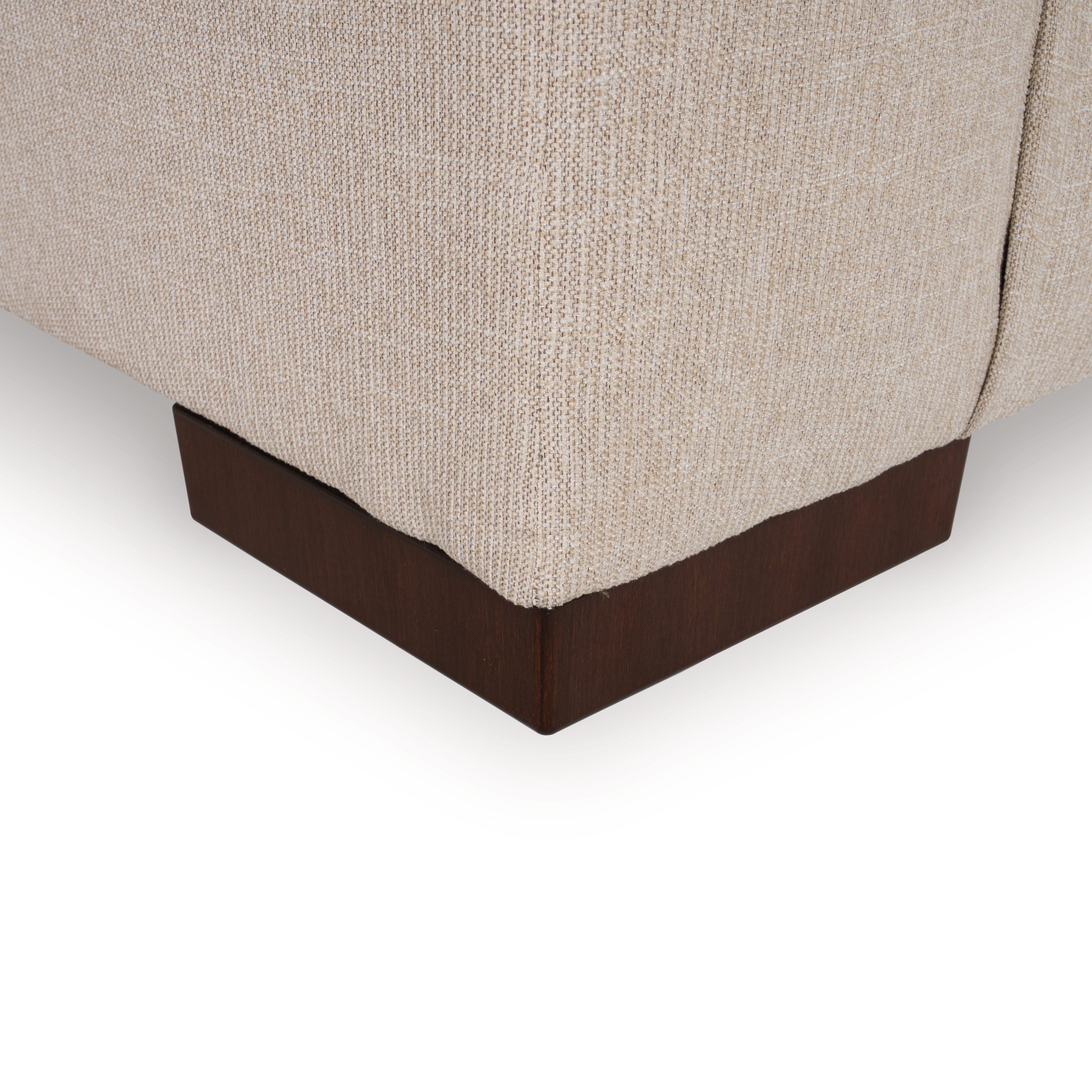 Velmont Chair